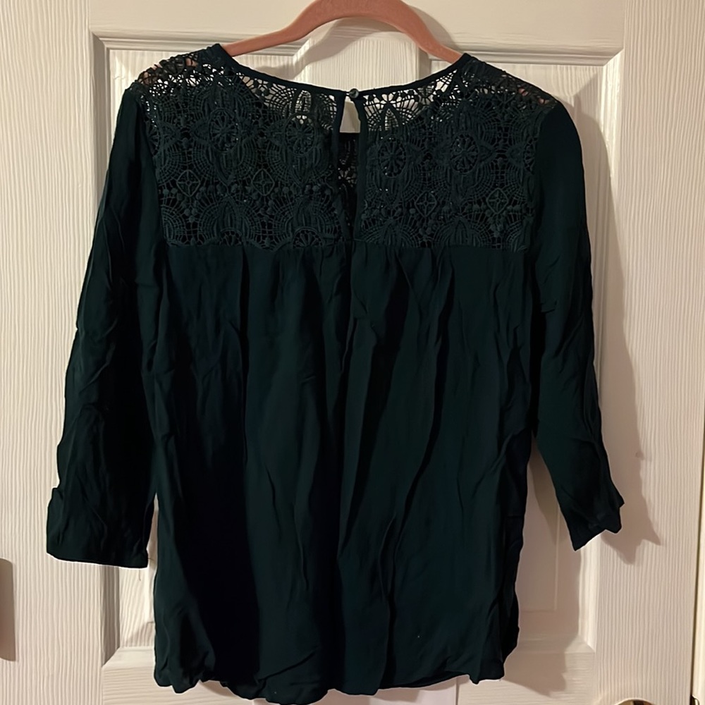 Old Navy top with lace (3) - Picture 4 of 6
